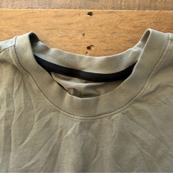 Lululemon Athletica Men's Classic green  T-Shirt xl - Picture 4 of 5